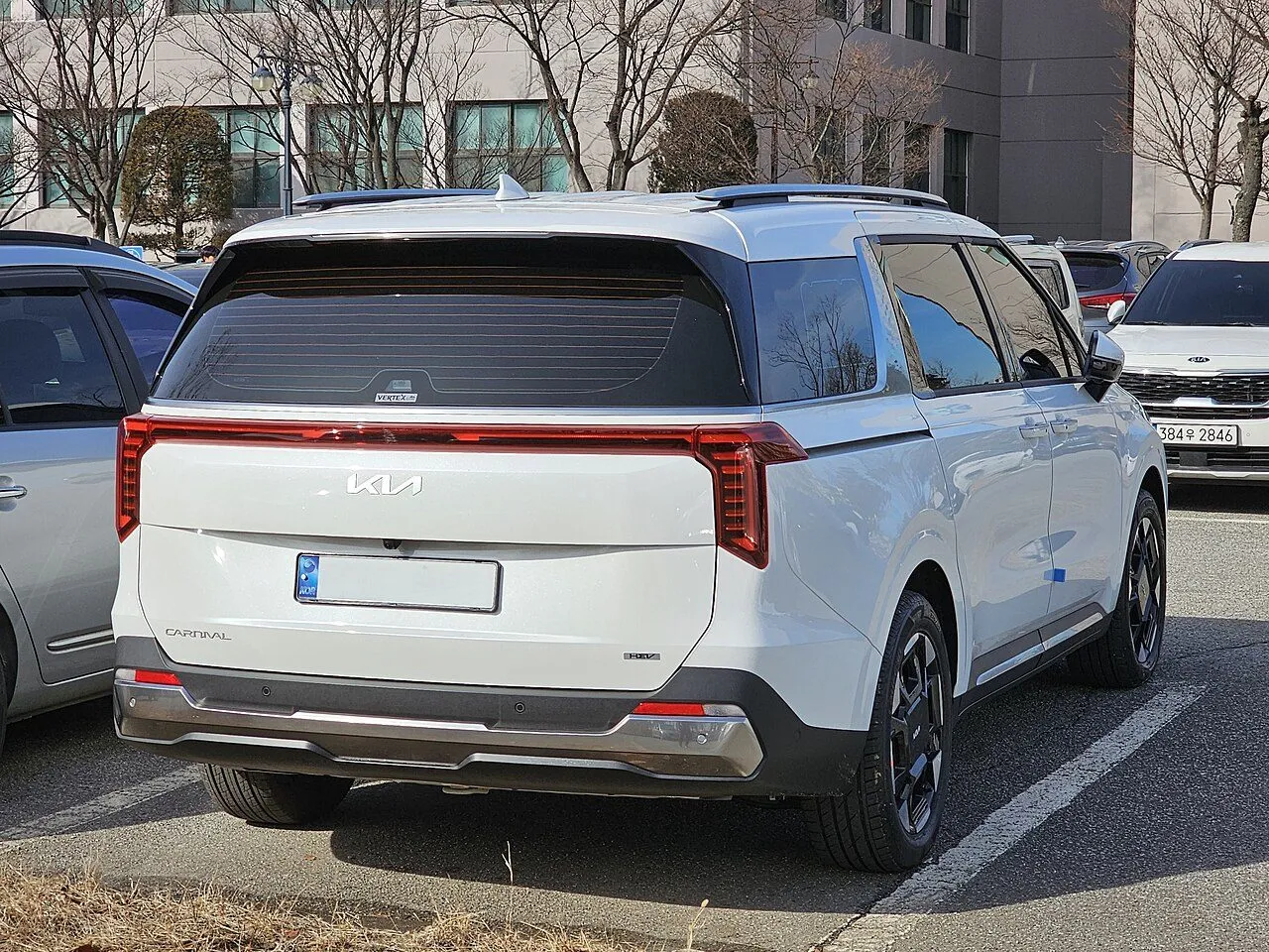 Kia Carnival 2.2D Luxury 2024, ảnh 2