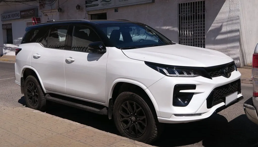 Toyota Fortuner 2.7V 4x2 2024