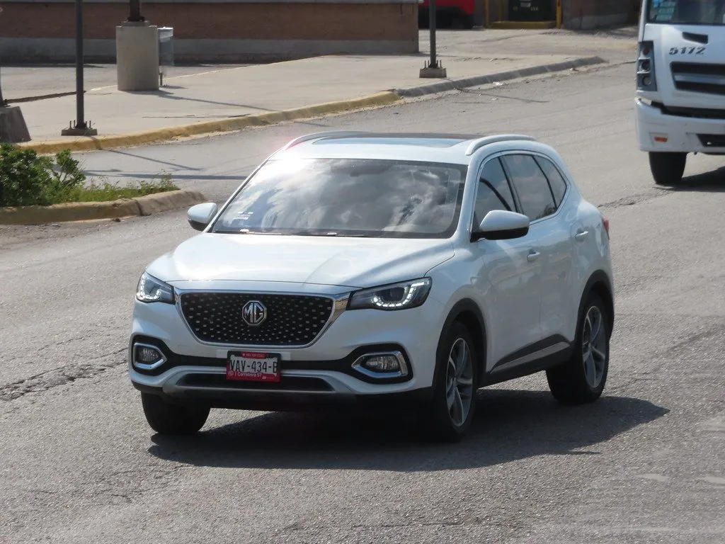 MG HS 1.5T STD 2021