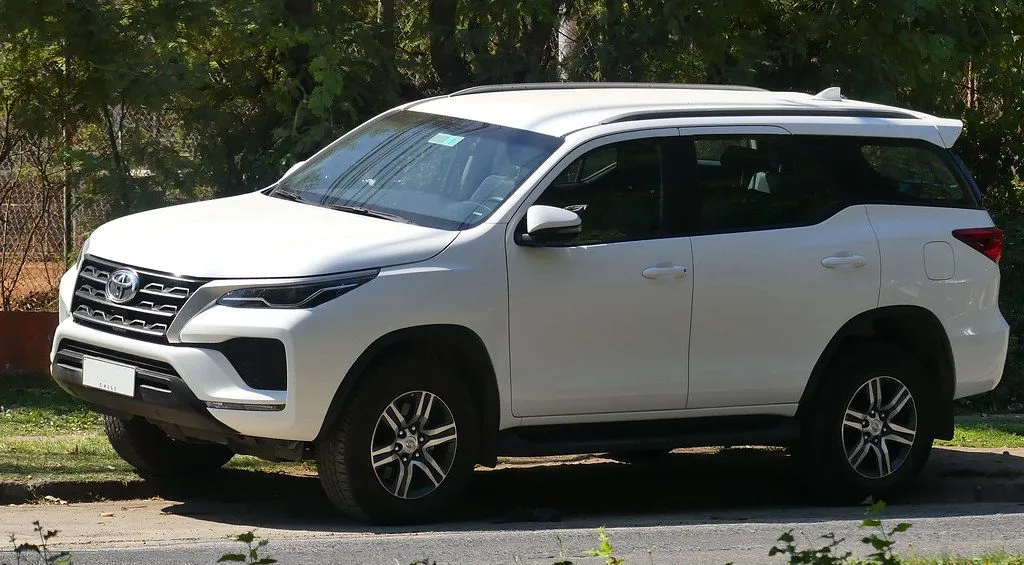 Toyota Fortuner 2.4G MT 4x2 2022