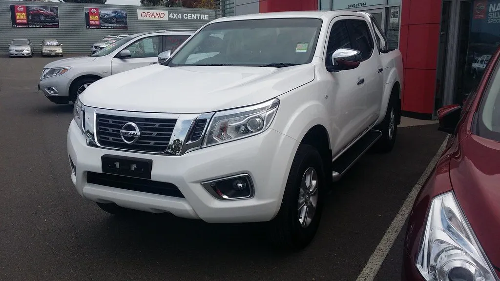 Nissan Navara EL 2WD 2016, ảnh 2