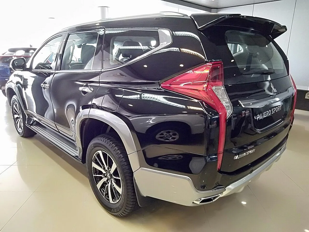 Mitsubishi Pajero Sport 2.4D 4x4 AT Premium 2021, ảnh 2