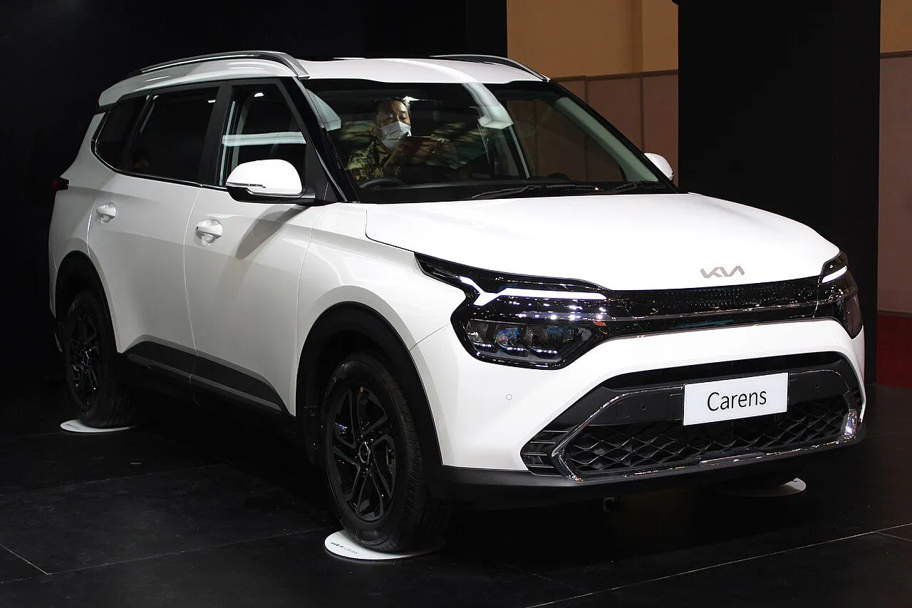 Kia Carens 1.5G Luxury 2022