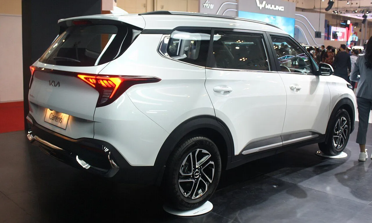 Kia Carens 1.5G Luxury 2022, ảnh 2