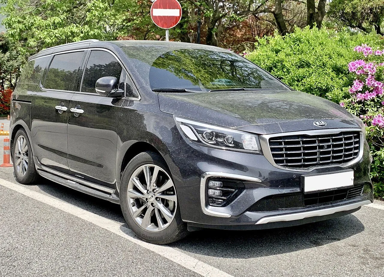 Kia Carnival 2.2D Luxury 2023