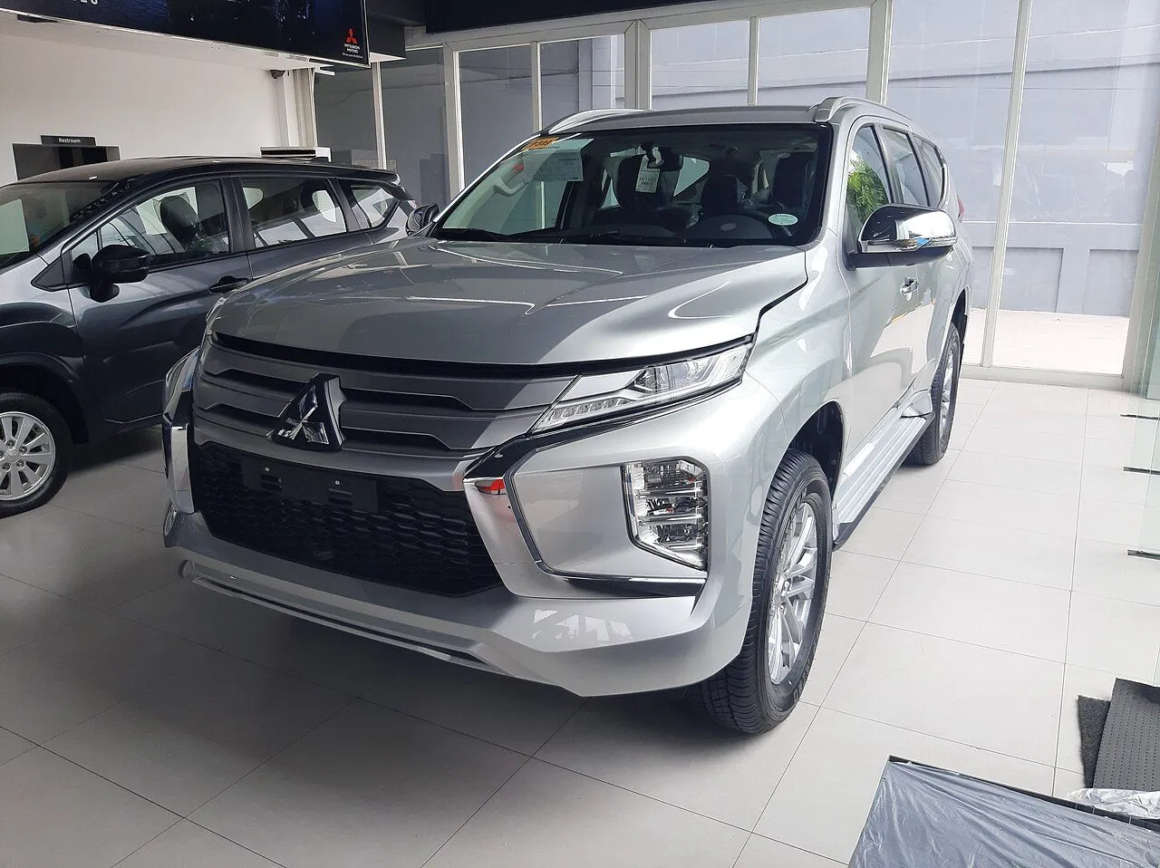 Mitsubishi Pajero Sport 2.4D 4x4 AT Premium 2023, ảnh 4