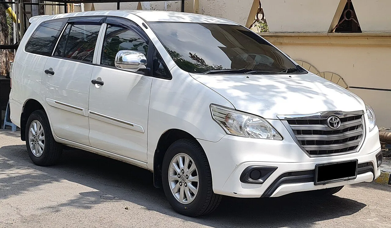 Toyota Innova Venturer 2016