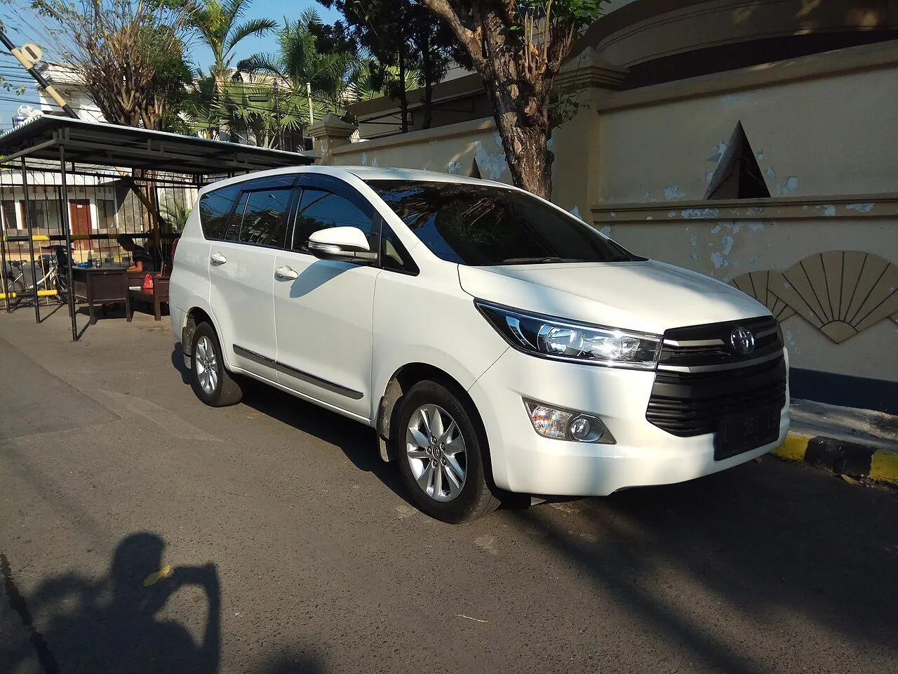 Toyota Innova 2.0E MT 2017