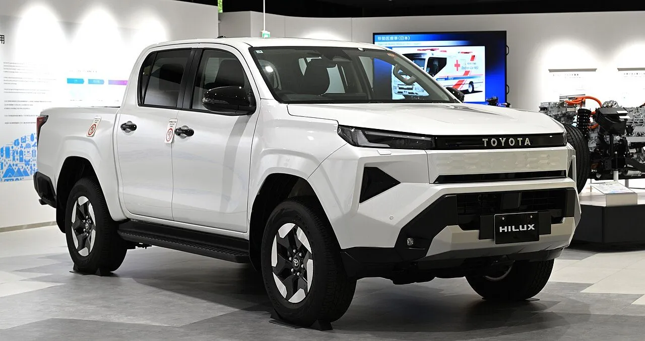 Toyota Hilux 2.4E 4x2 AT 2025, ảnh 2