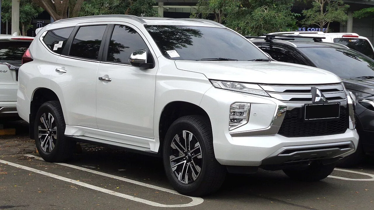 Mitsubishi Pajero Sport 2.4D 4x4 AT Premium 2021