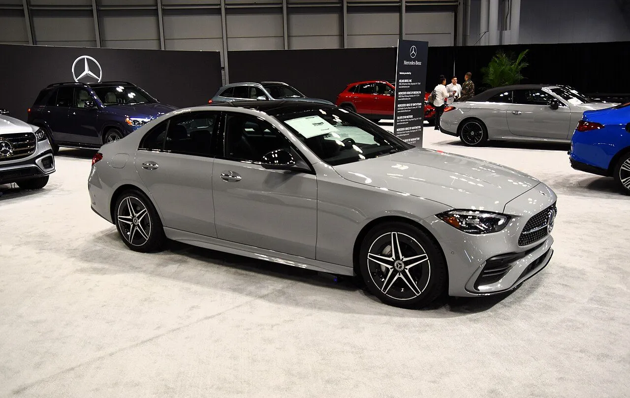 Mercedes-Benz C-Class C 200 Exclusive 2025, ảnh 2