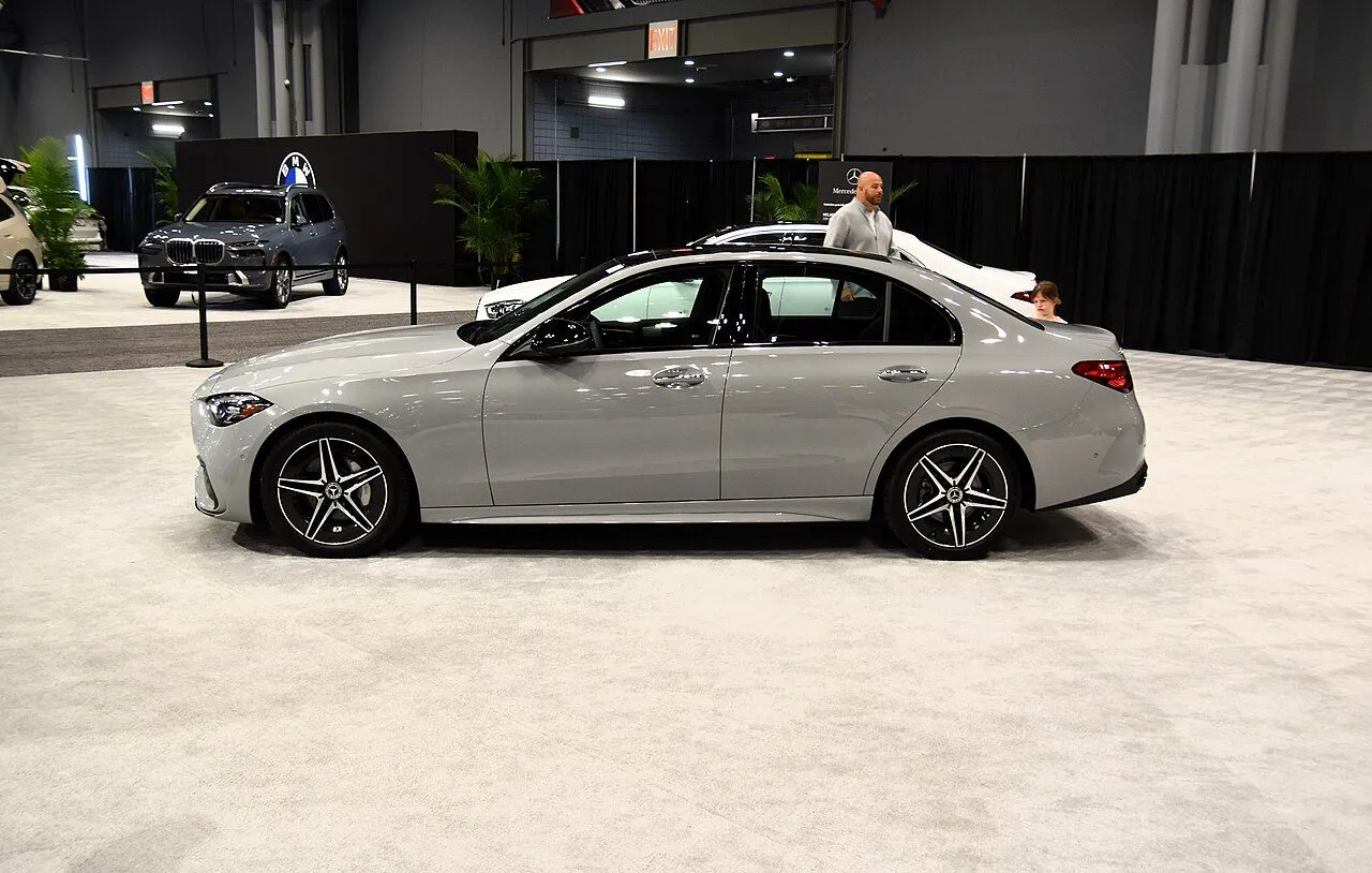 Mercedes-Benz C-Class C 200 Exclusive 2025