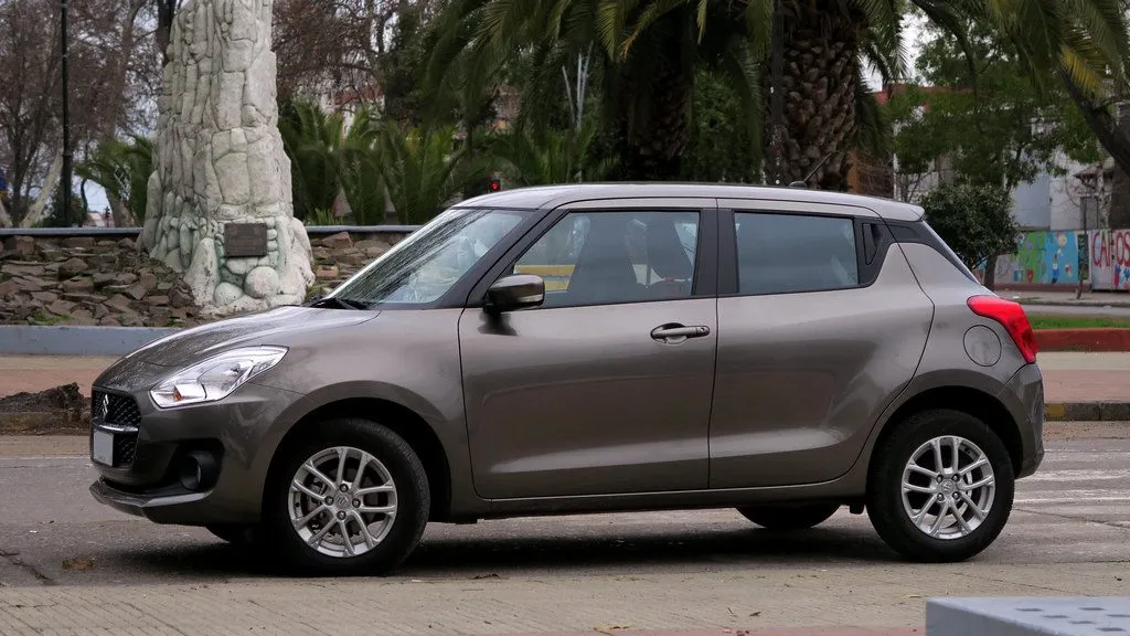 Suzuki Swift GL CVT 2022