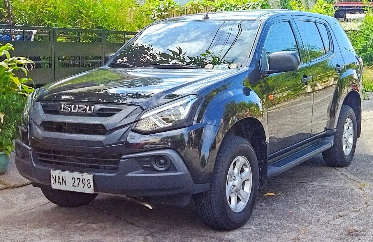 Isuzu mu-X B7 1.9 4x2 MT 2020