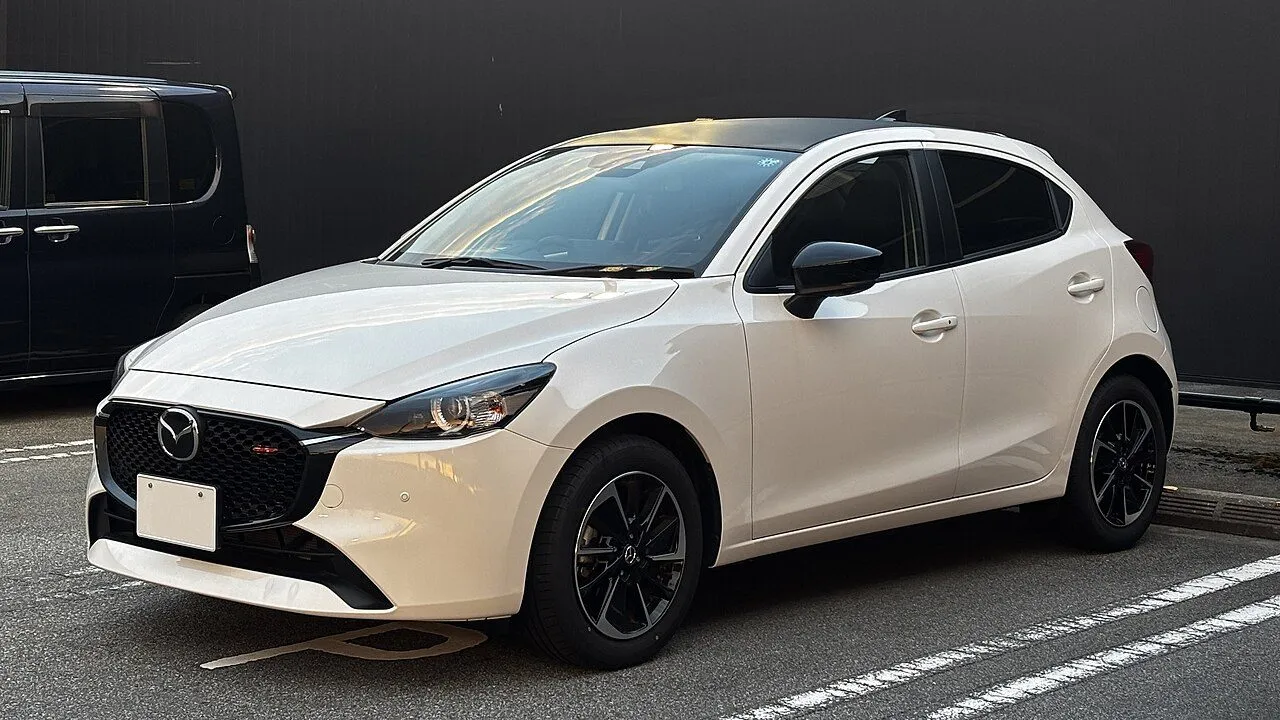 Mazda 2 1.5 AT 2025