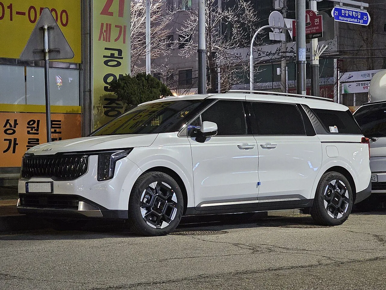 Kia Carnival 2.2D Signature 2024, ảnh 3