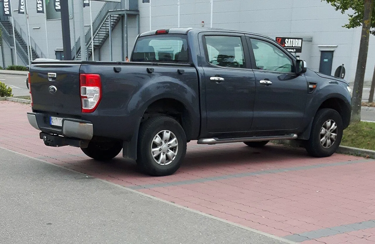 Ford Ranger XLT 2.0 4x4 AT 2024, ảnh 2