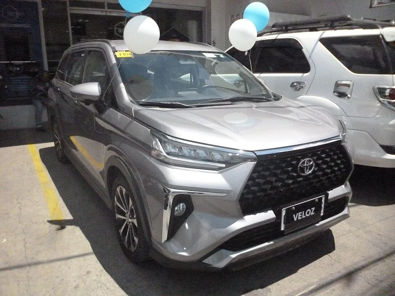 Toyota Veloz Cross CVT 2023, ảnh 2