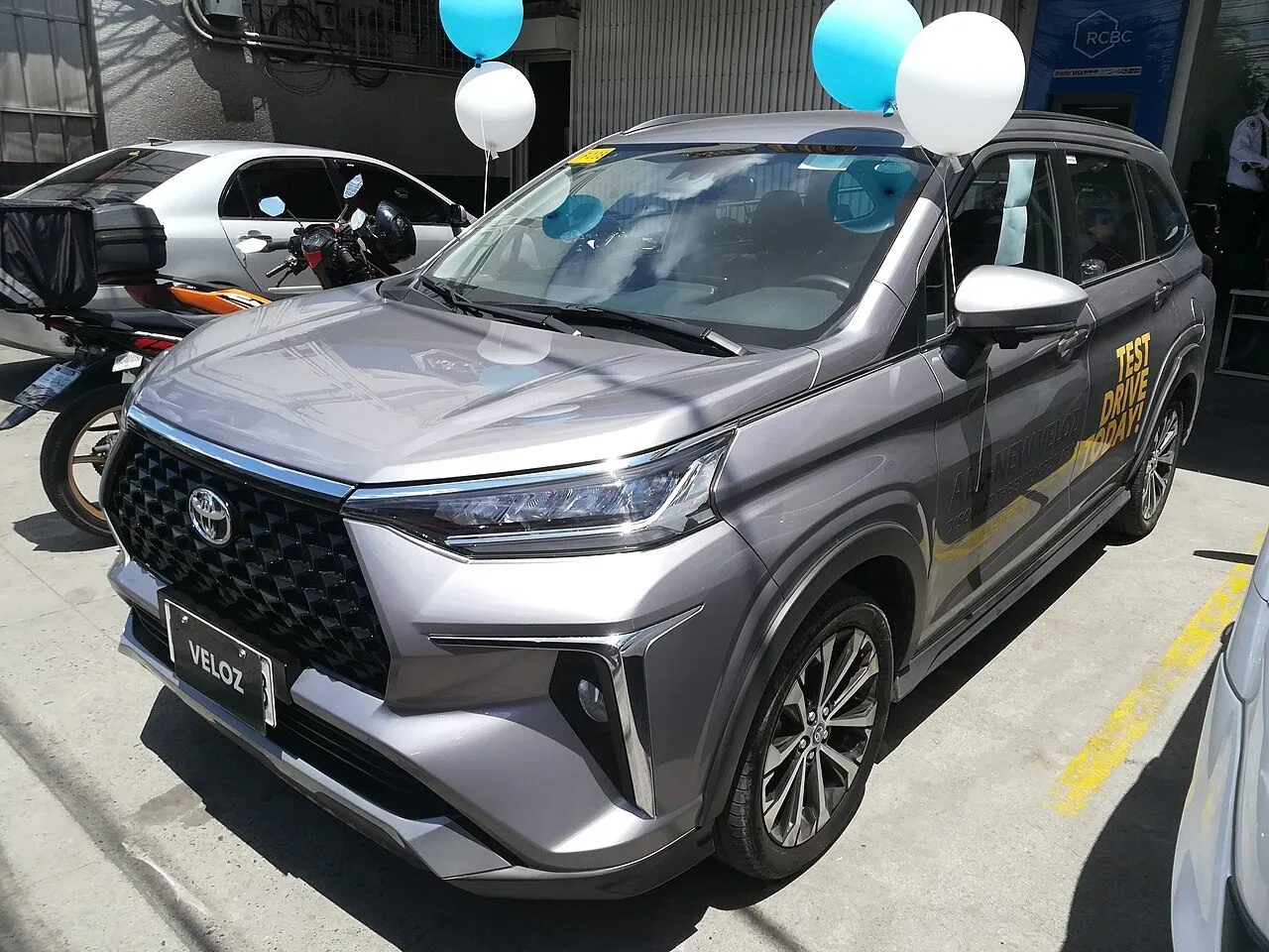 Toyota Veloz Cross CVT 2023, ảnh 4