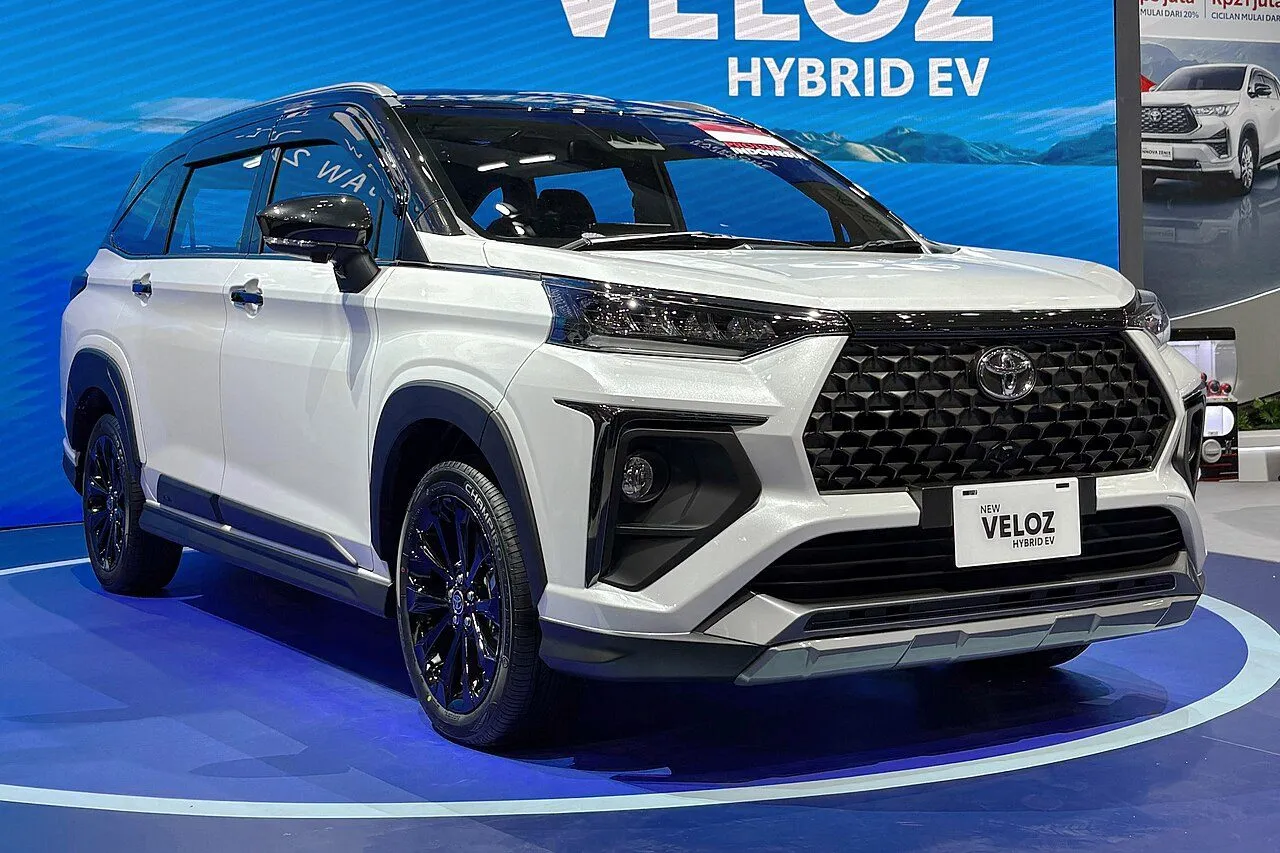 Toyota Veloz Cross CVT Top 2025