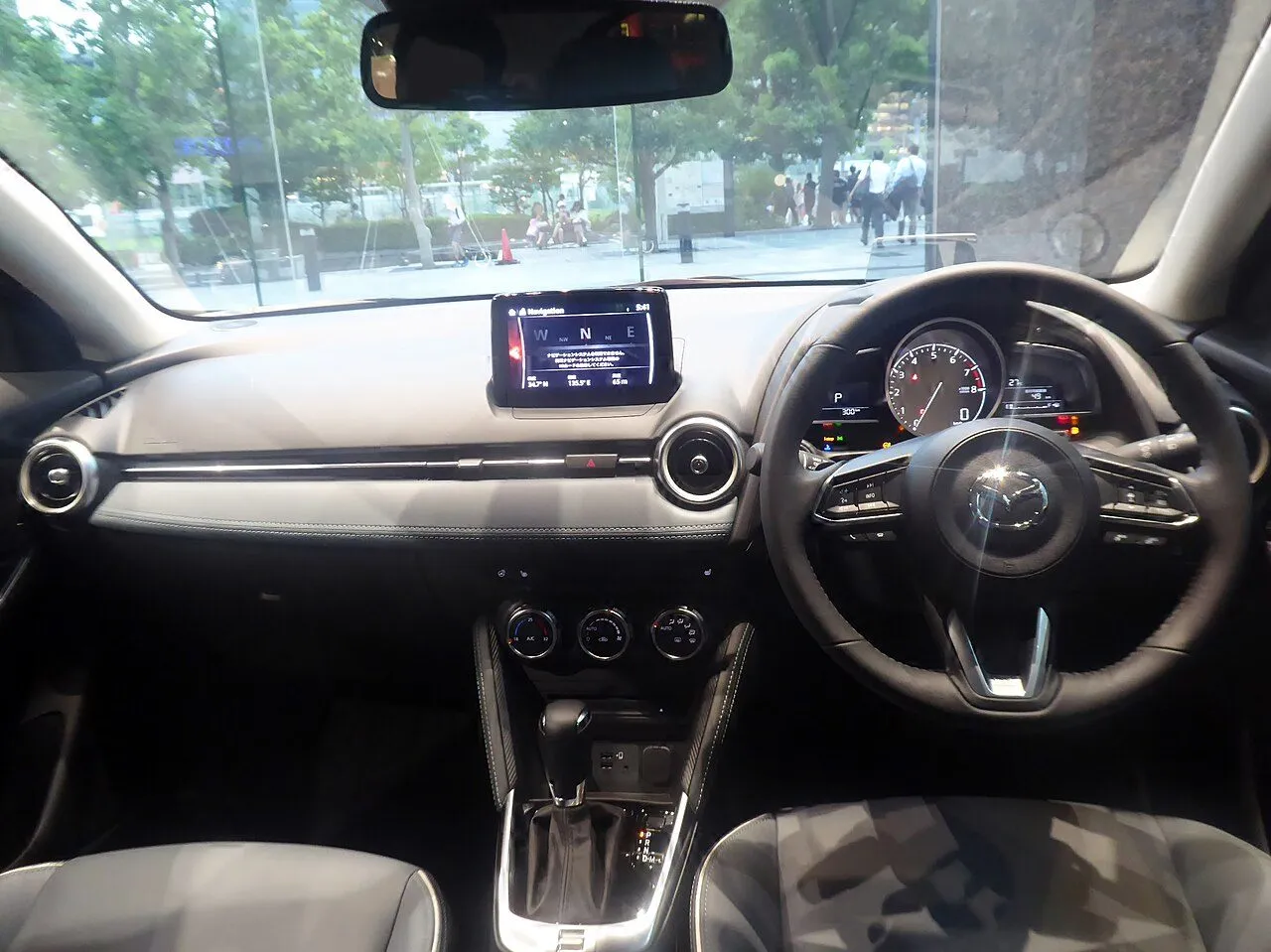 Mazda 2 1.5 Luxury 2019, ảnh 3