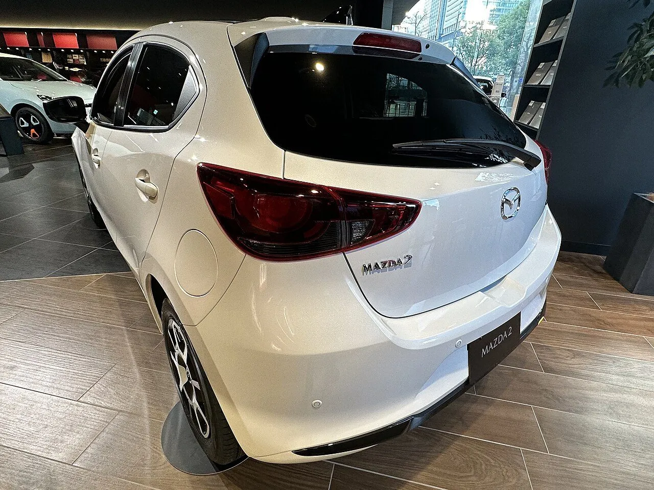 Mazda 2 1.5 Luxury 2023, ảnh 2