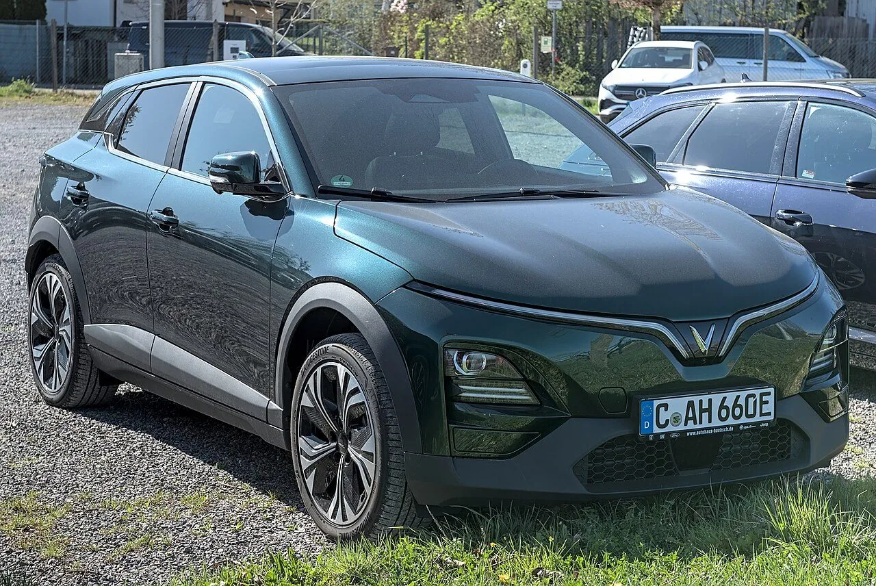 VinFast VF 6 Eco 2025