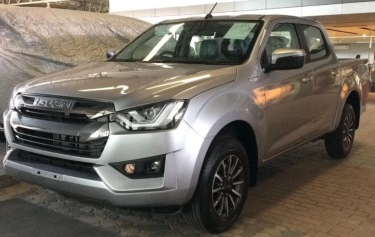 Isuzu D-Max Prestige 1.9 4x2 MT 2021