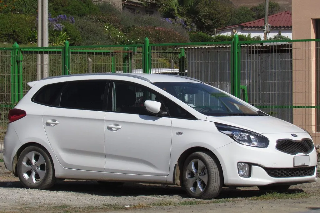 Kia Carens 1.5G Deluxe 2016