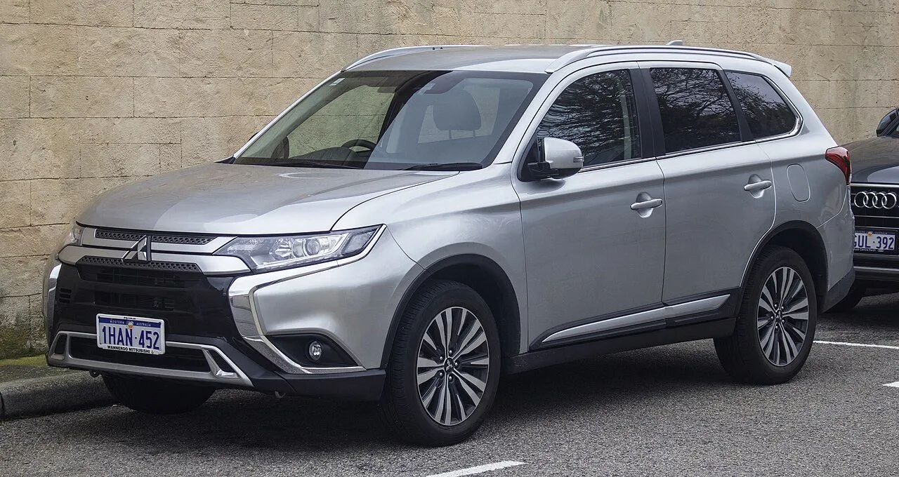 Mitsubishi Outlander 2.4 CVT Premium 2020