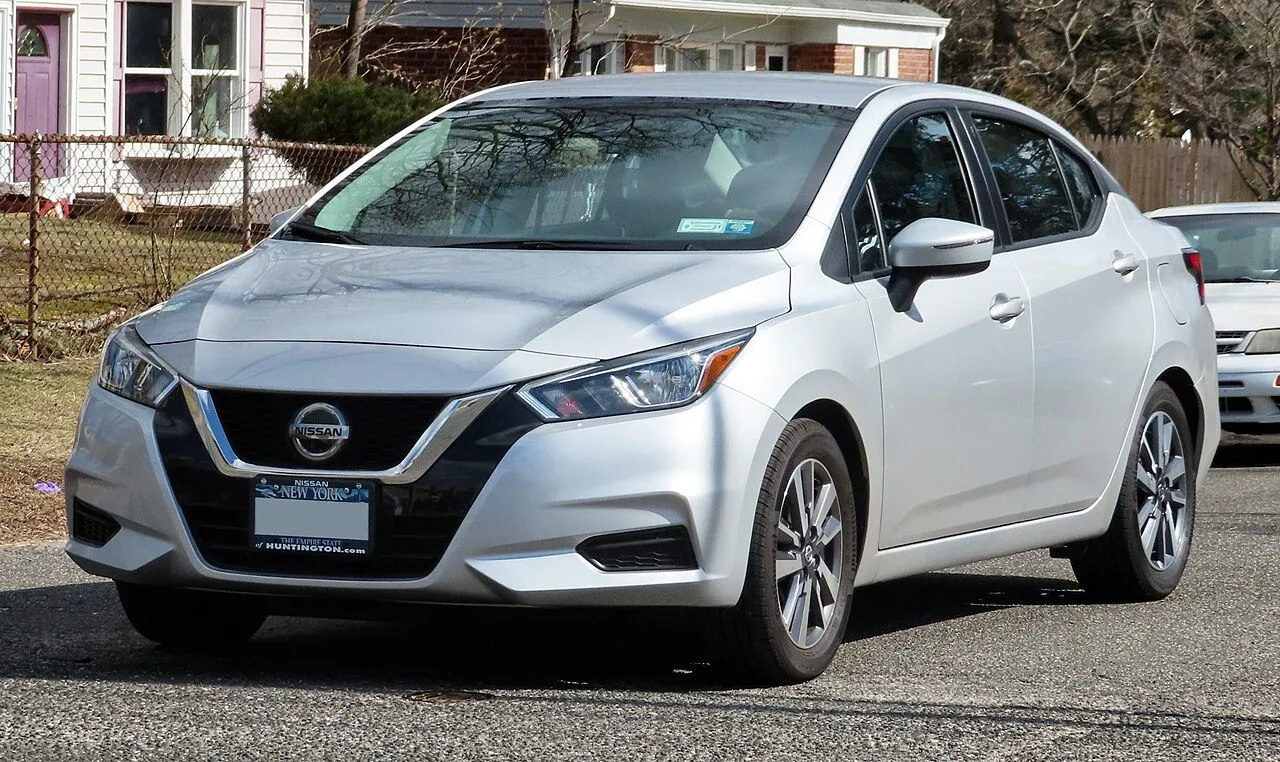 Nissan Almera CVT Cao cấp 2020