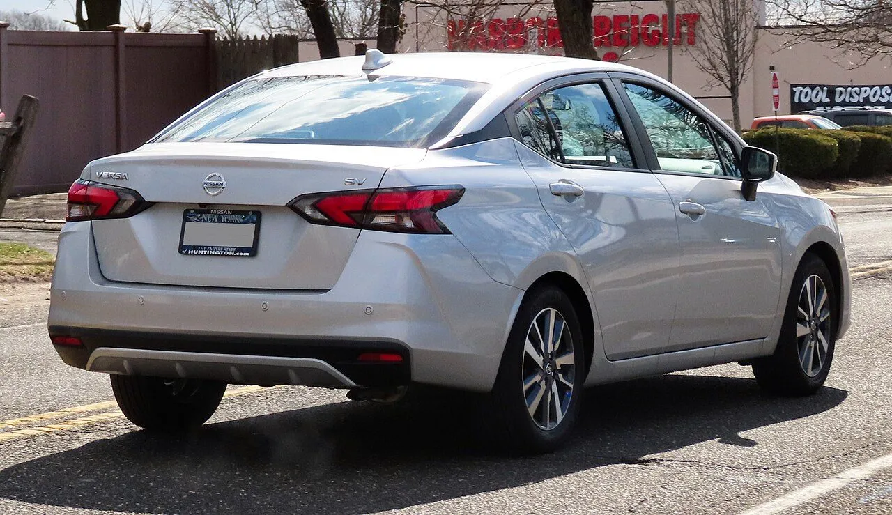 Nissan Almera CVT Cao cấp 2020, ảnh 2