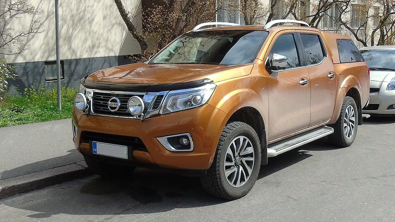 Nissan Navara VL 4WD 2020, ảnh 2