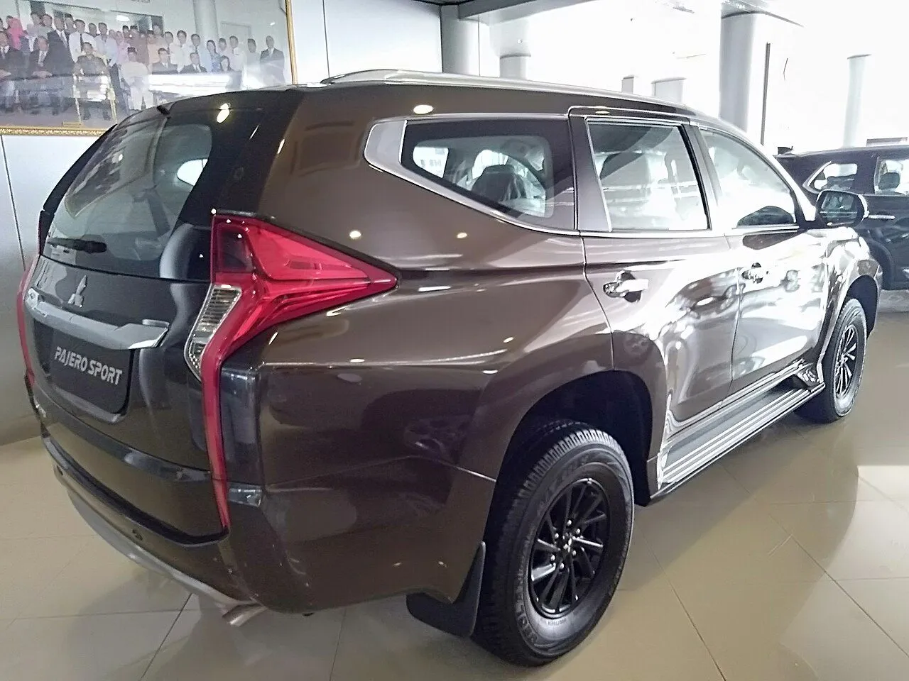 Mitsubishi Pajero Sport 2.4D 4x4 AT Premium 2021, ảnh 2