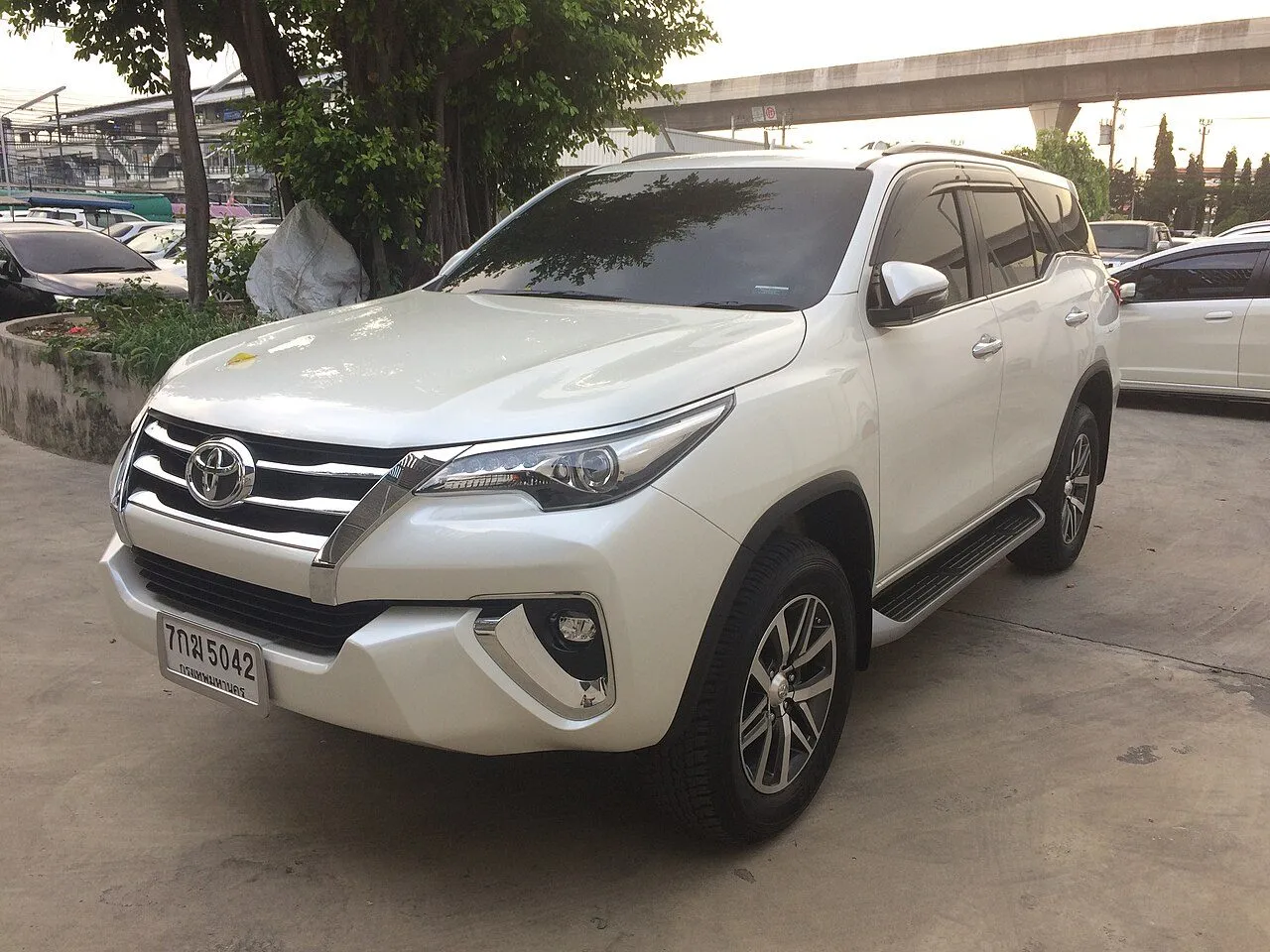 Toyota Fortuner Legender 2.4 AT 2017