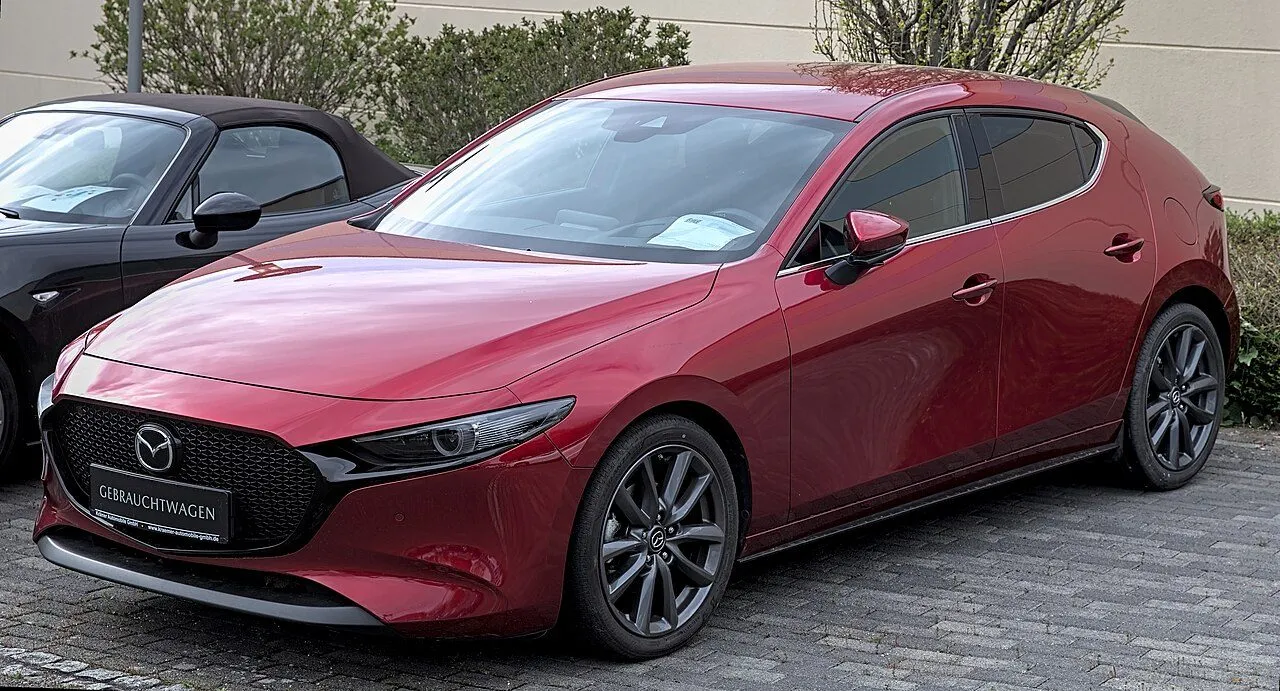 Mazda 3 1.5 Deluxe 2023
