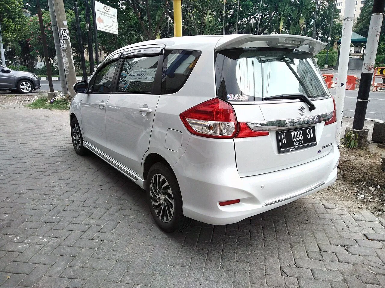 Suzuki Ertiga GLX AT 2016, ảnh 2