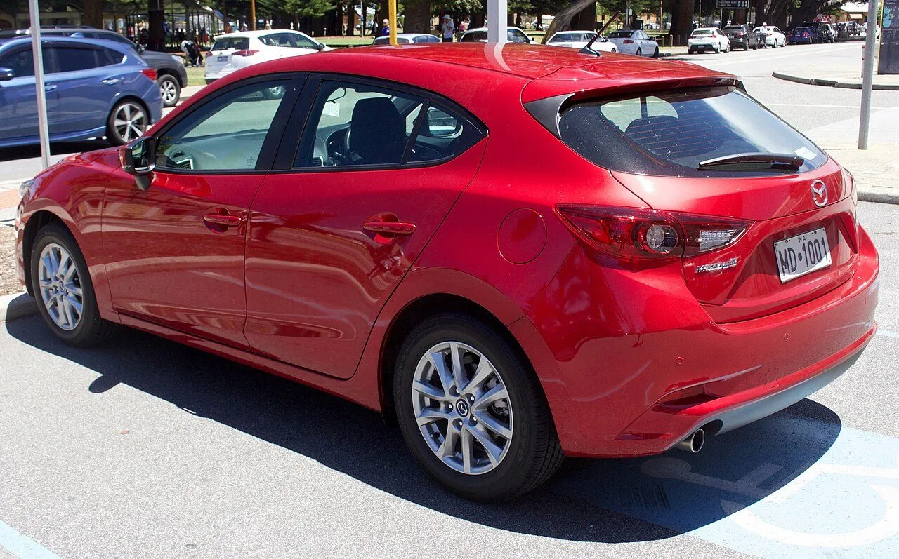 Mazda 3 1.5 Deluxe 2017