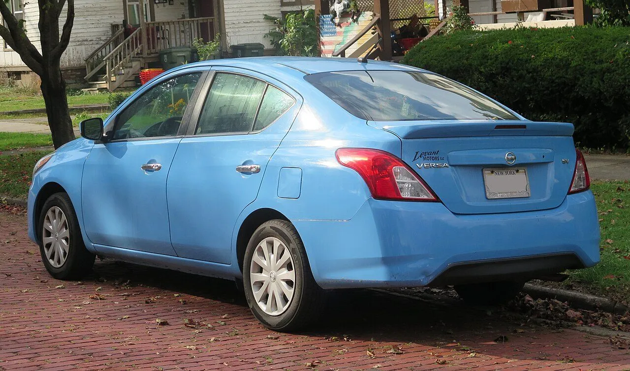 Nissan Almera CVT Cao cấp 2018, ảnh 2