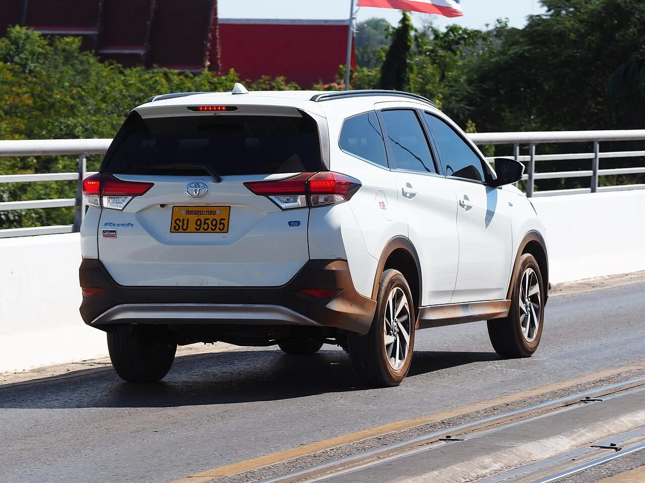 Toyota Rush 1.5S AT 2018