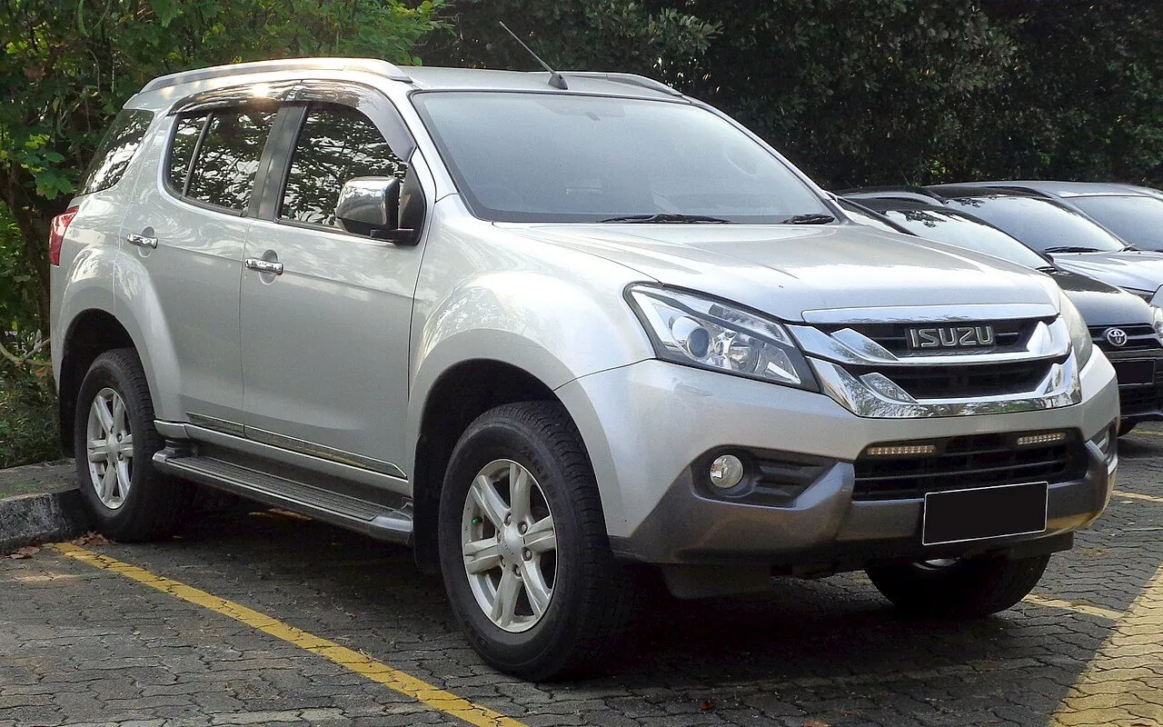 Isuzu mu-X Prestige 1.9 4x2 AT 2016