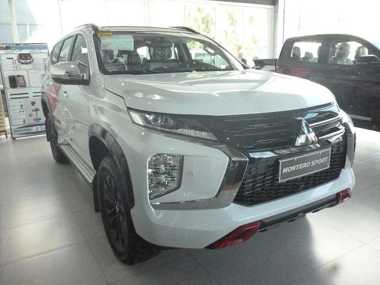 Mitsubishi Pajero Sport 2.4D 4x4 AT Premium 2022, ảnh 2