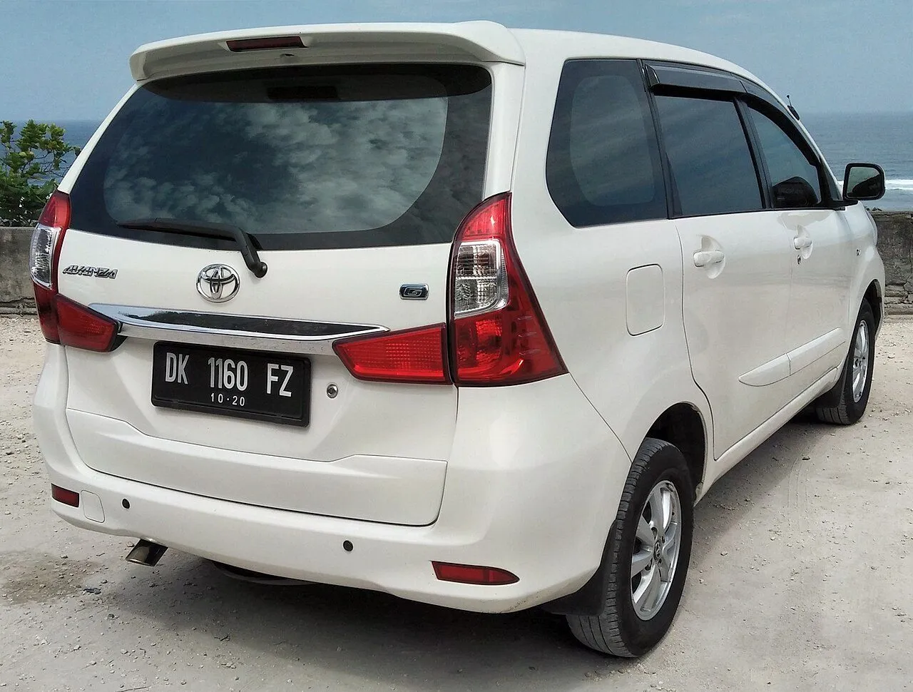 Toyota Avanza Premio CVT 2016, ảnh 2