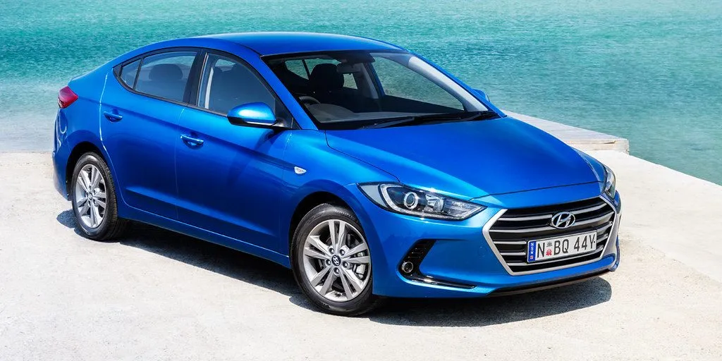 Hyundai Elantra 1.6 AT Tiêu chuẩn 2016