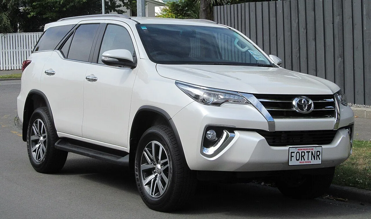 Toyota Fortuner 2.4G MT 4x2 2016