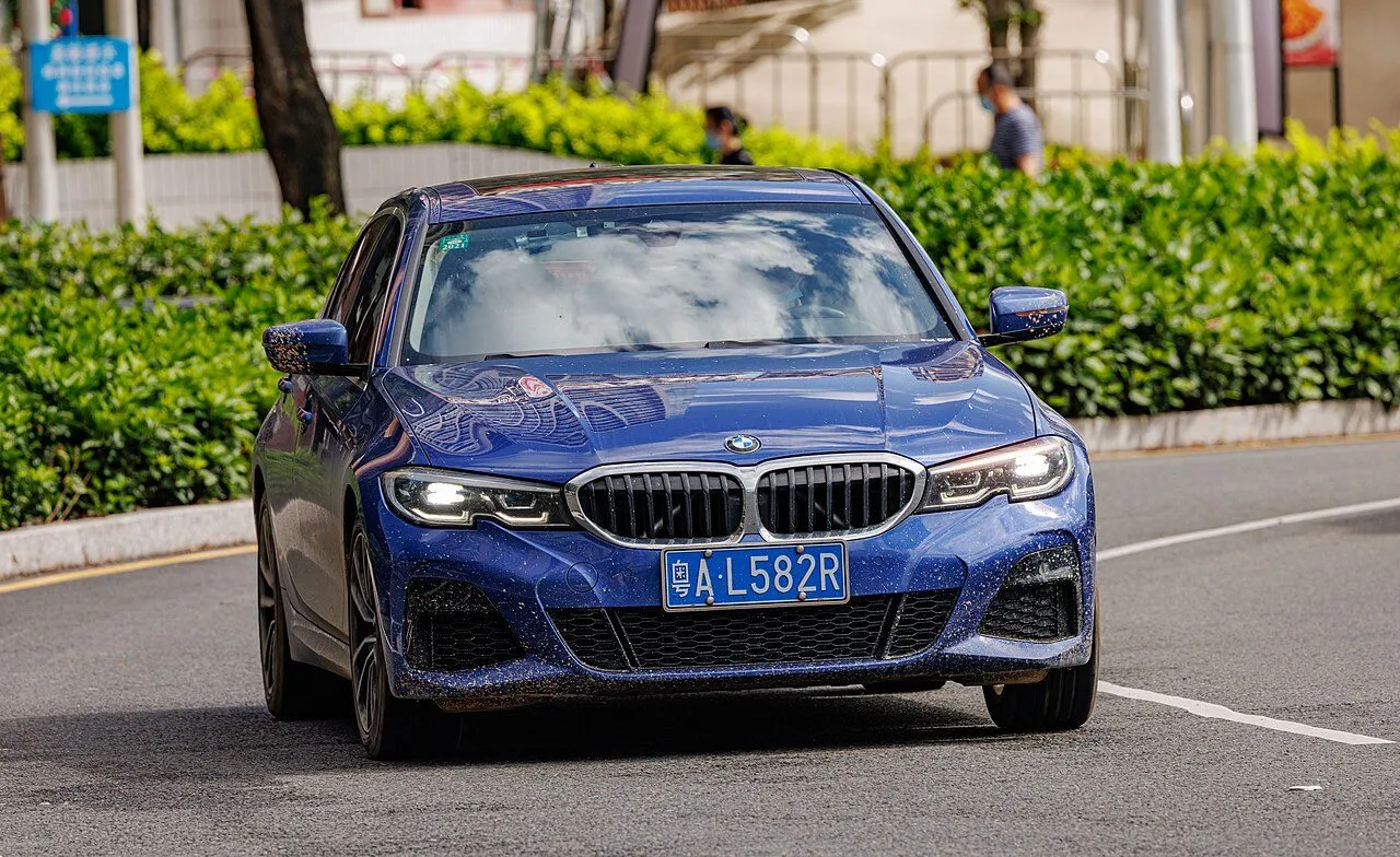BMW 3 Series 330i M Sport 2022, ảnh 2