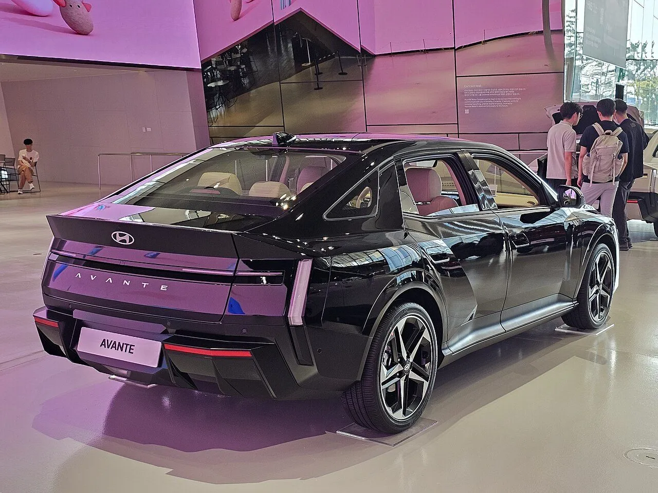 Hyundai Elantra 1.6 AT Tiêu chuẩn 2025