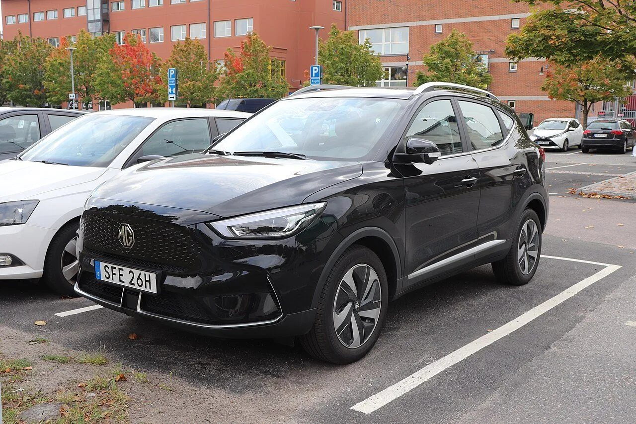 MG ZS LUX+ 2022