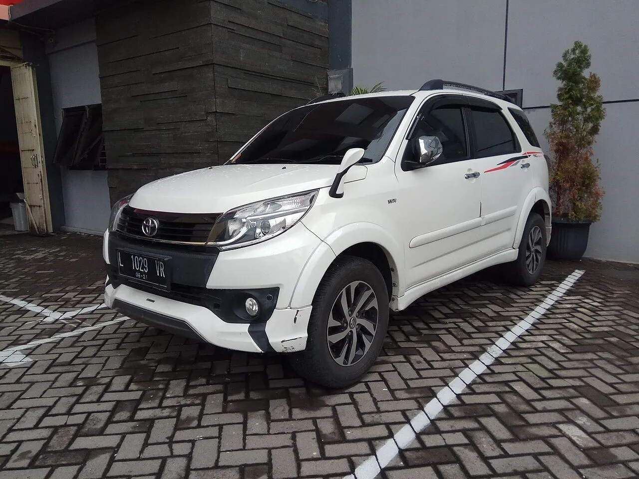 Toyota Rush 1.5S AT 2016