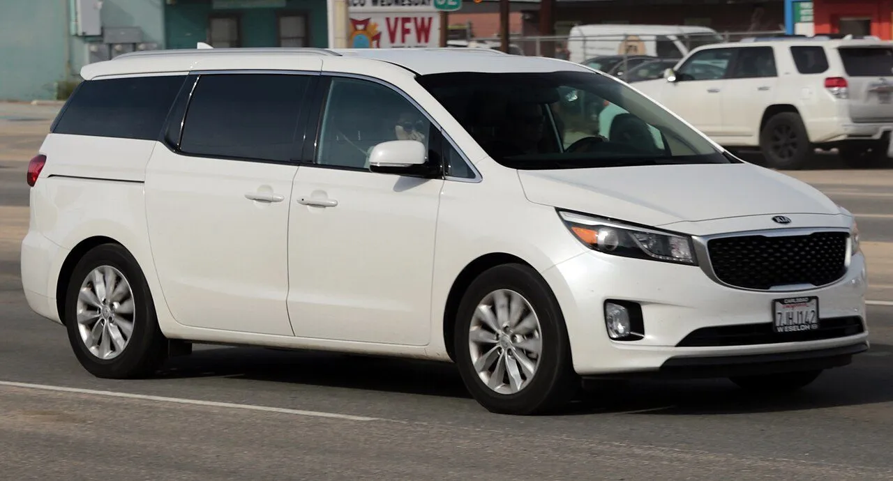 Kia Carnival 2.2D Premium 2016